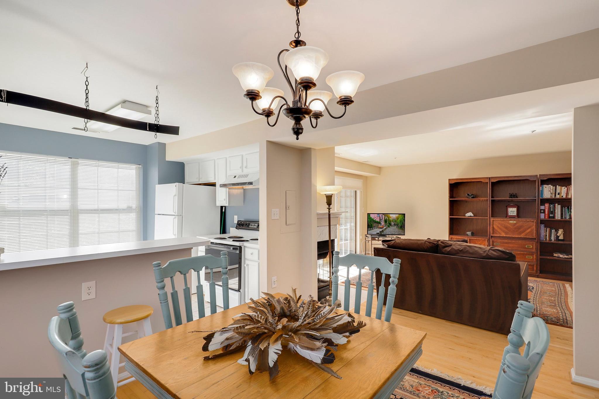 214 Ridgepoint Place, Unit 12 Gaithersburg, MD 20878 - Photo 8 of 40 Gallery Image 8