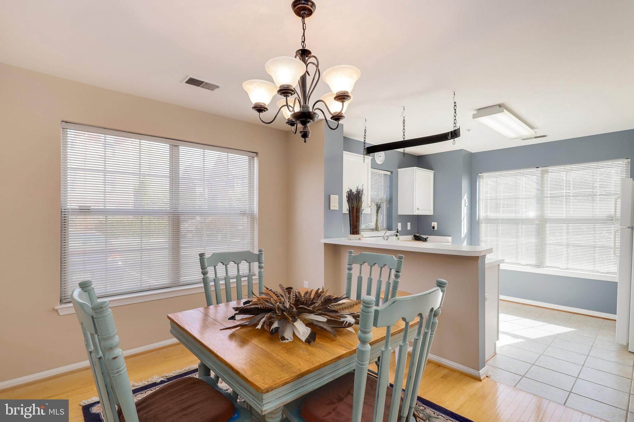 214 Ridgepoint Place, Unit 12 Gaithersburg, MD 20878 - Photo 9 of 40 Gallery Image 9
