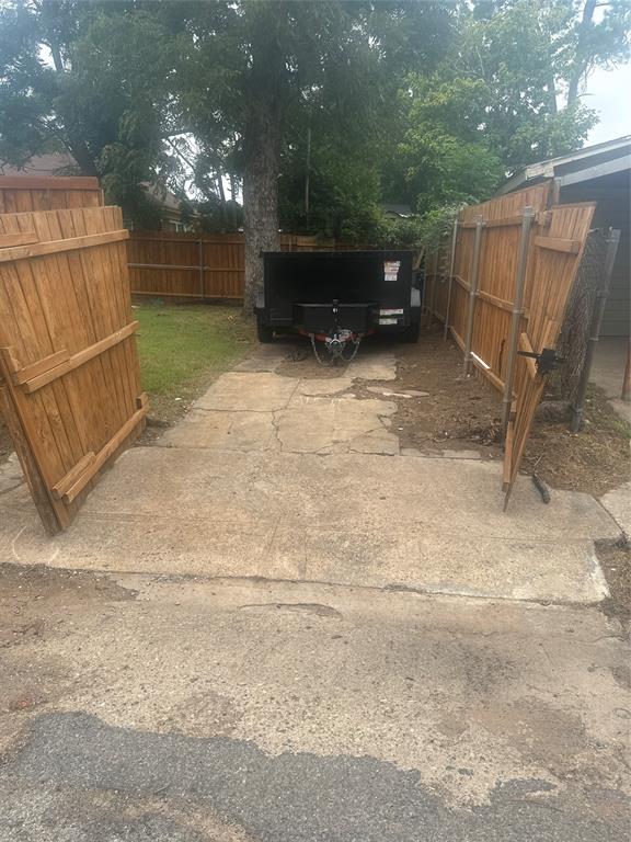 2435 Romine Avenue Dallas, TX 75215 - Photo 5 of 17 View of car parking with driveway