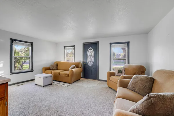 $325,000 | 412 Prairie Avenue Southwest, Faribault, MN 55021