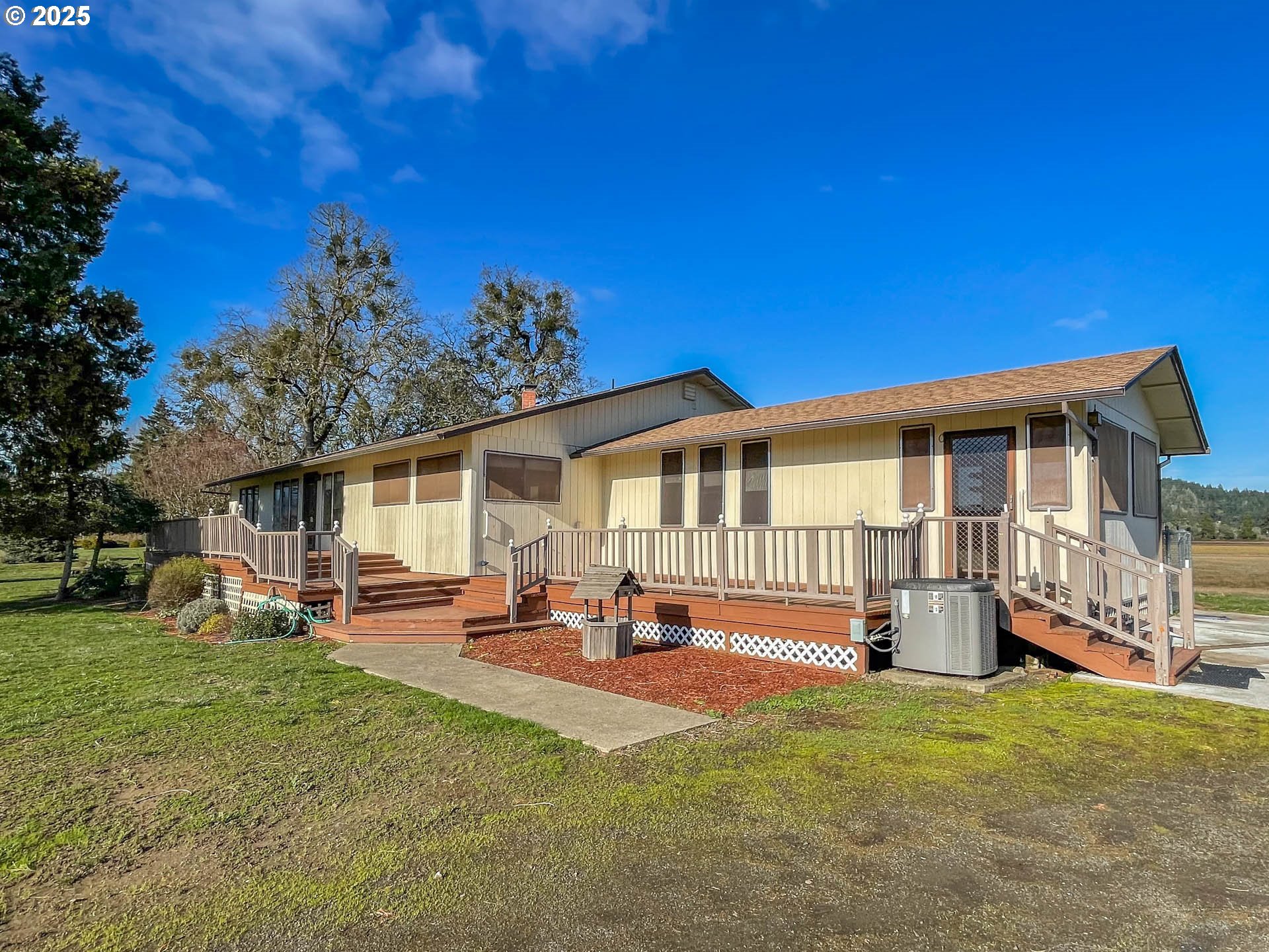 1474 Curry Road Roseburg, OR 97471 - Photo 29 of 48 Deck