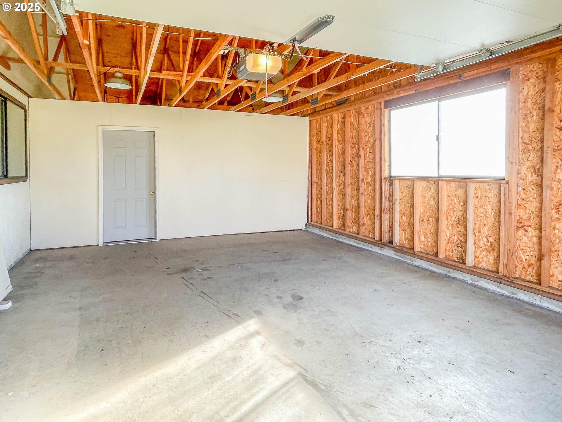 1474 Curry Road Roseburg, OR 97471 - Photo 35 of 48 Garage