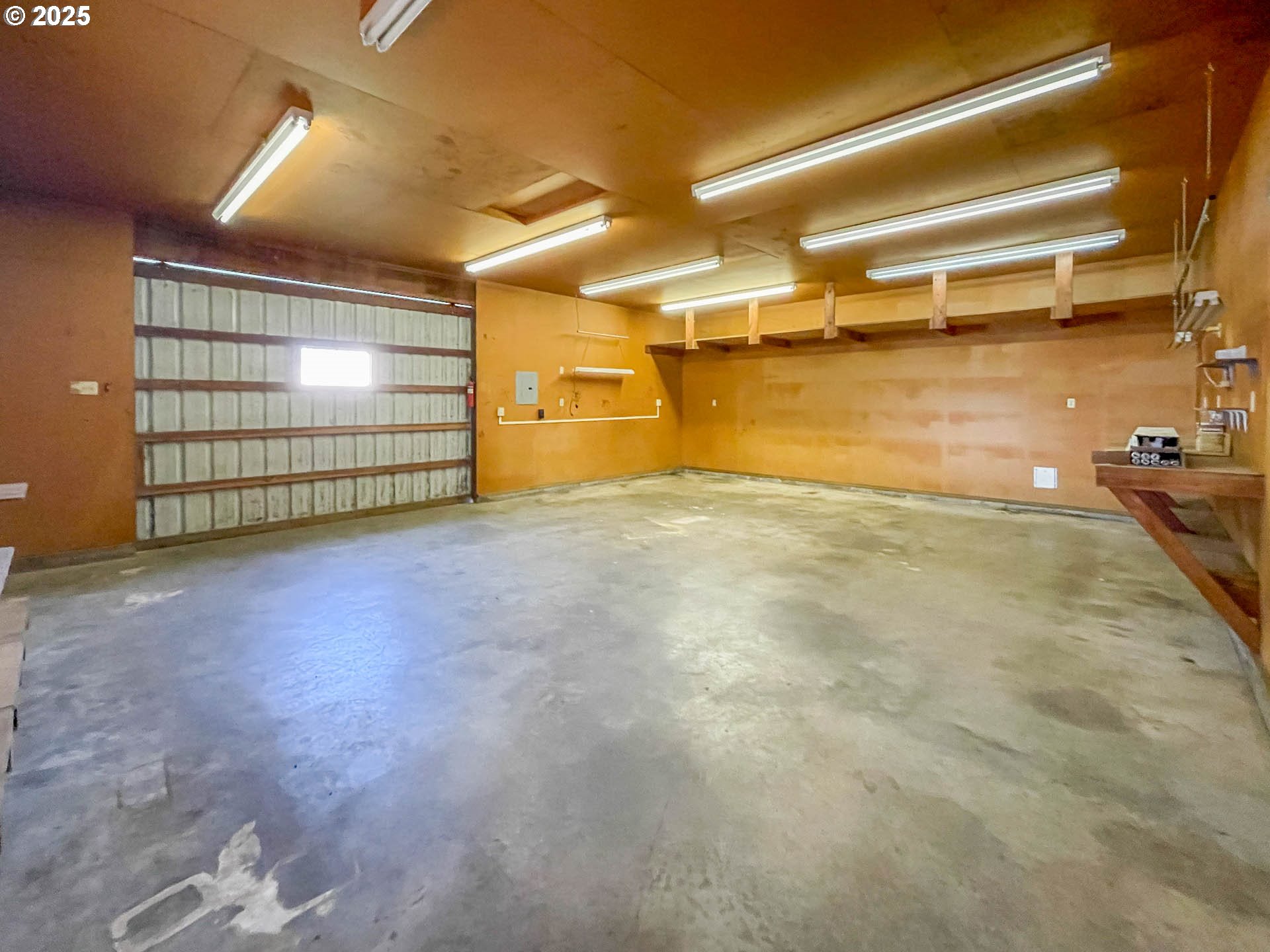 1474 Curry Road Roseburg, OR 97471 - Photo 37 of 48 Garage