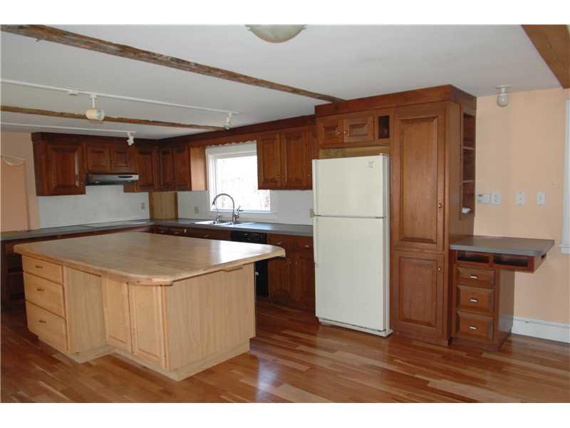 105 Start Road Camden, ME 04843 - Photo 4 of 13 Kitchen.
