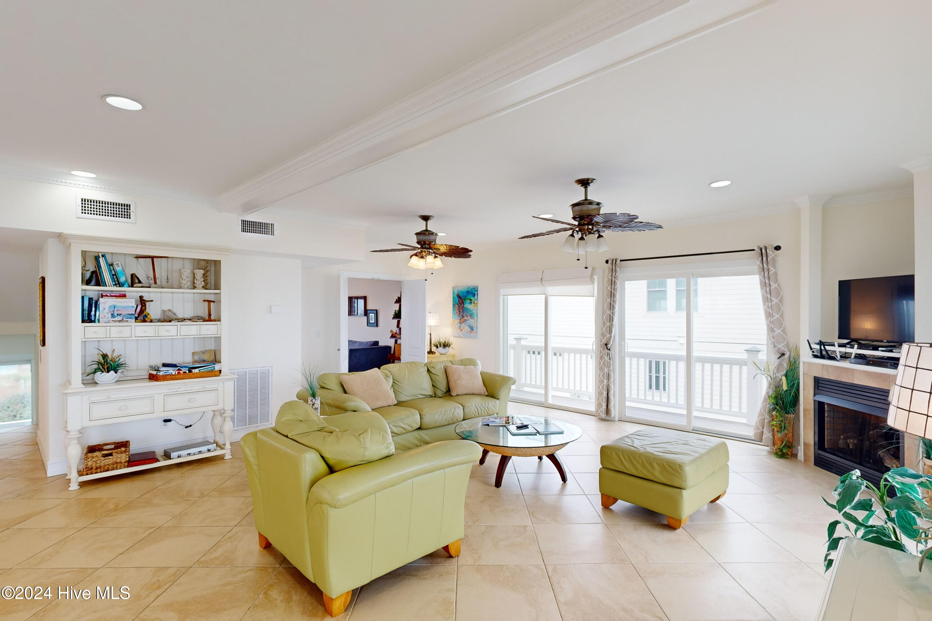 764 New River Inlet Road North Topsail Beach, NC 28460 - Photo 9 of 68 764 New River Inlet Road - Interiors - E
