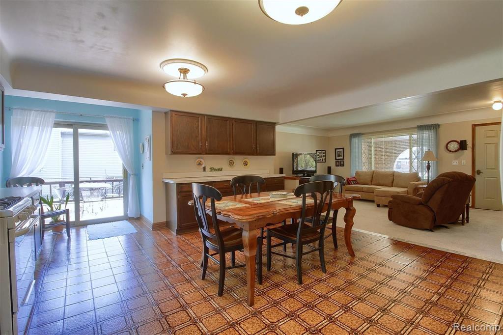 48969 Callens Road Chesterfield, MI 48047 - Photo 12 of 34