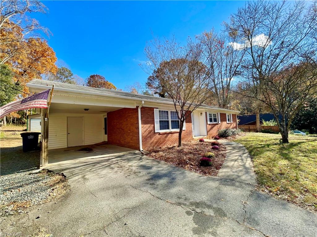 575 Alpine Road Winston-Salem, NC 27104 - Photo 2 of 28
