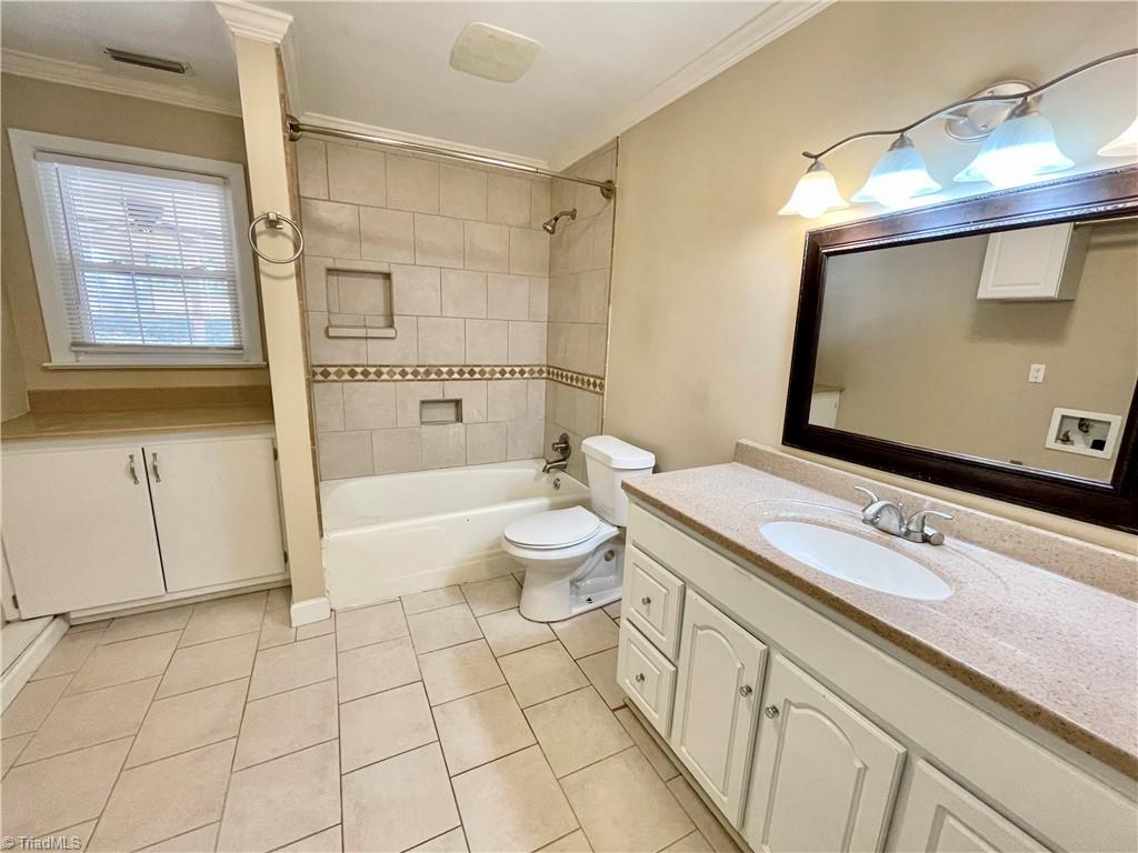 575 Alpine Road Winston-Salem, NC 27104 - Photo 15 of 28 Full Bathroom In Hallway w/laundry area
