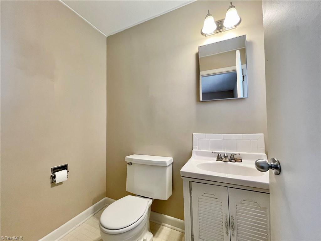575 Alpine Road Winston-Salem, NC 27104 - Photo 20 of 28 Half Bath in Primary Bedroom