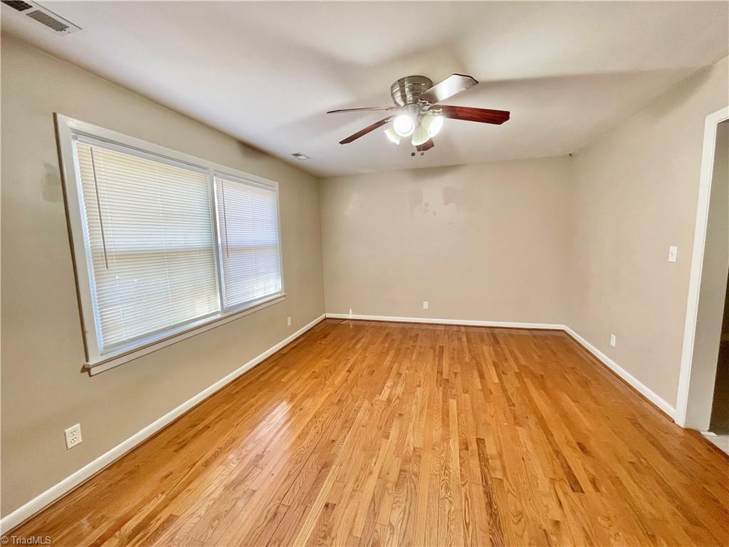 575 Alpine Road Winston-Salem, NC 27104 - Photo 4 of 28 Living Room