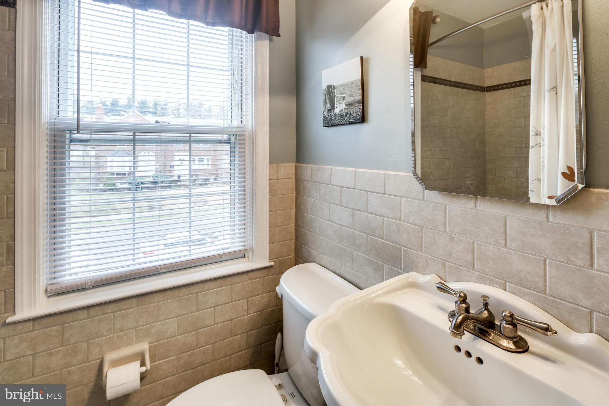 431 Greenlow Road Catonsville, MD 21228 - Photo 14 of 26 Bath