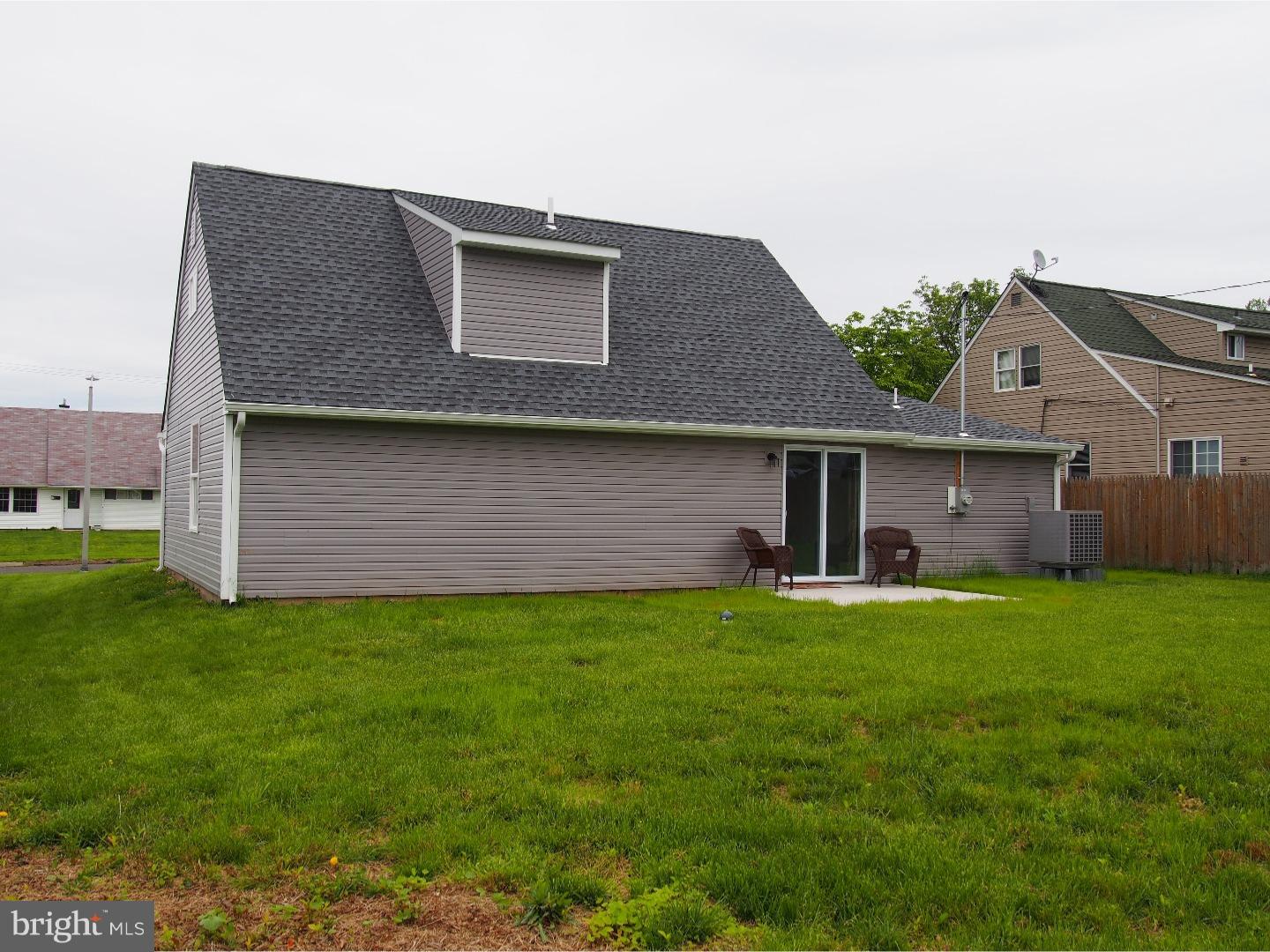 33 Margin Road Levittown, PA 19056 - Photo 3 of 25 Gallery Image 3