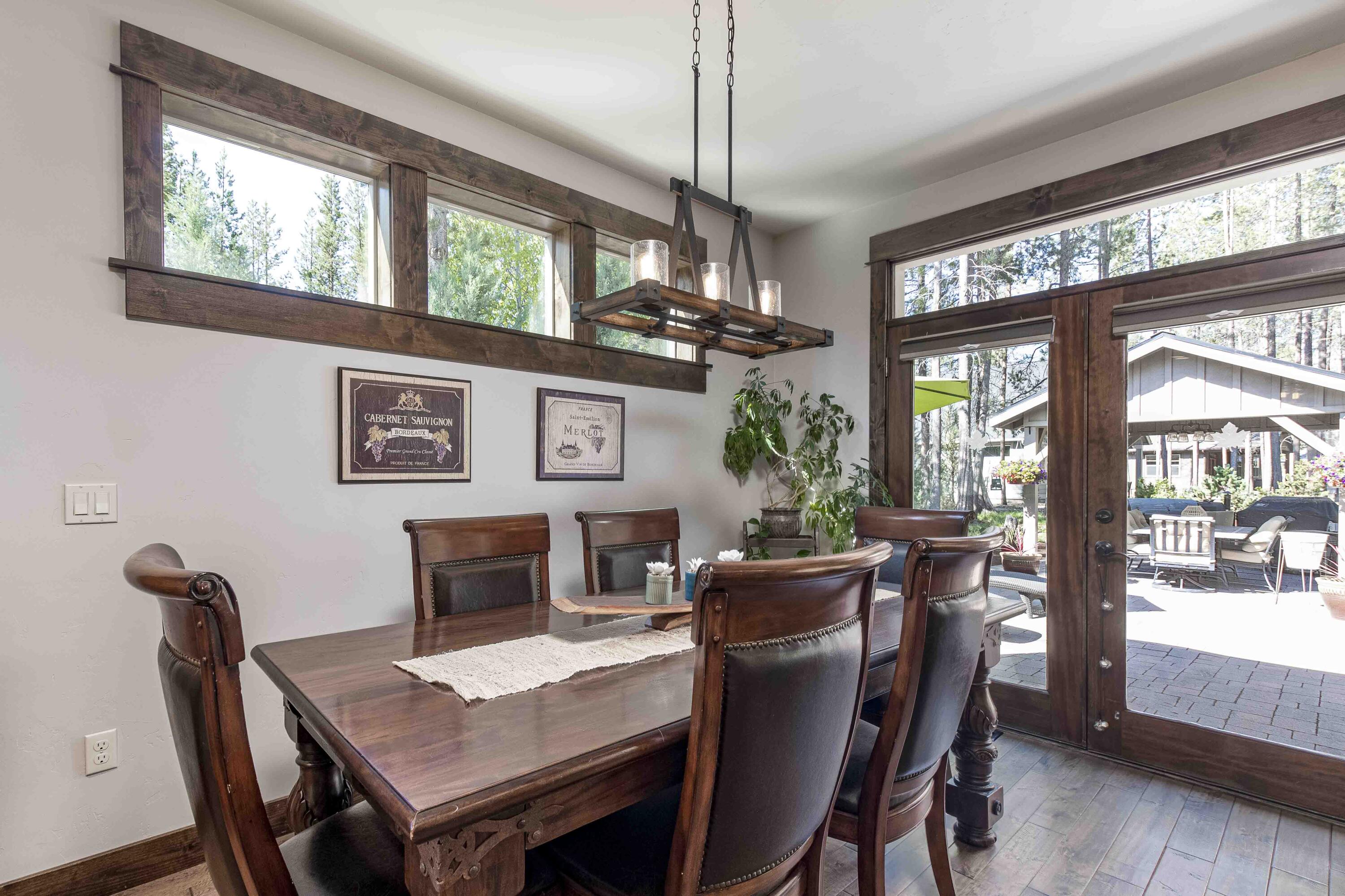 55842 Lost Rider Loop Bend, OR 97707 - Photo 9 of 41 Dining area