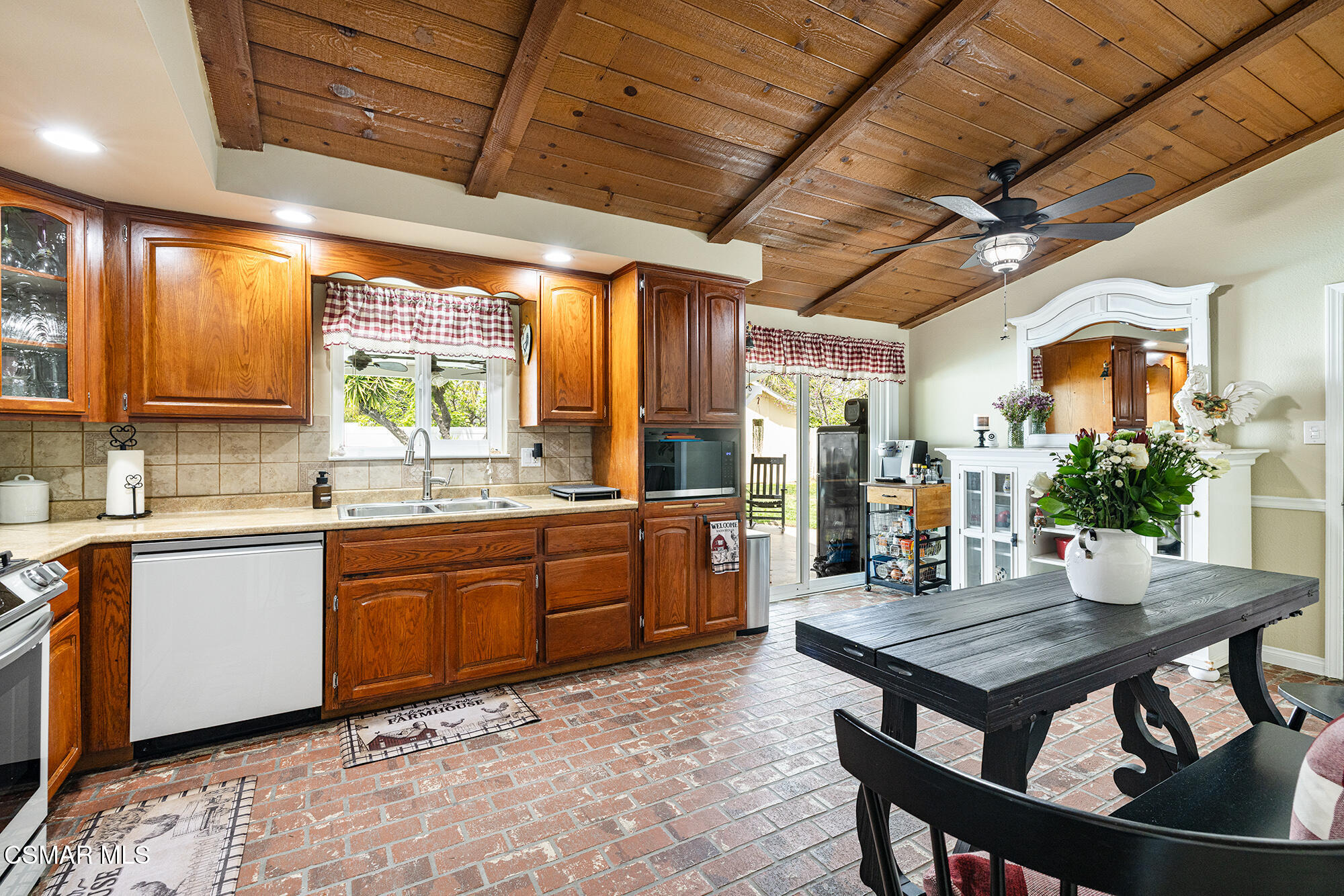 2829 Royal Avenue Simi Valley, CA 93065 - Photo 11 of 30 Royal12