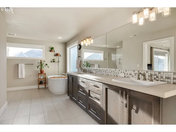 $850,000 | 14065 Southeast Nightingale Avenue, Happy Valley, OR 97015