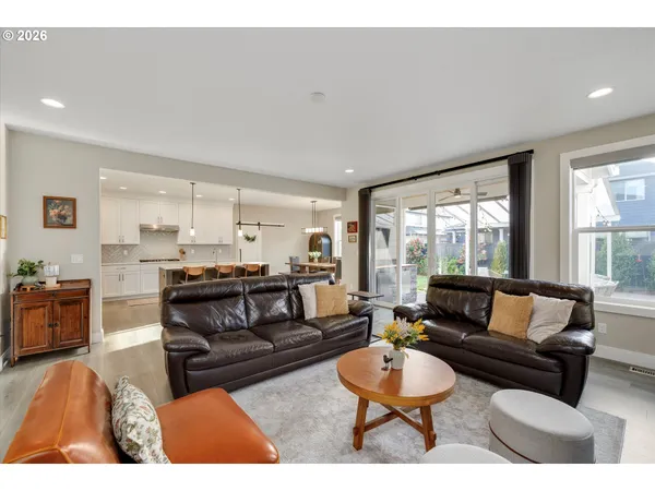 $850,000 | 14065 Southeast Nightingale Avenue, Happy Valley, OR 97015