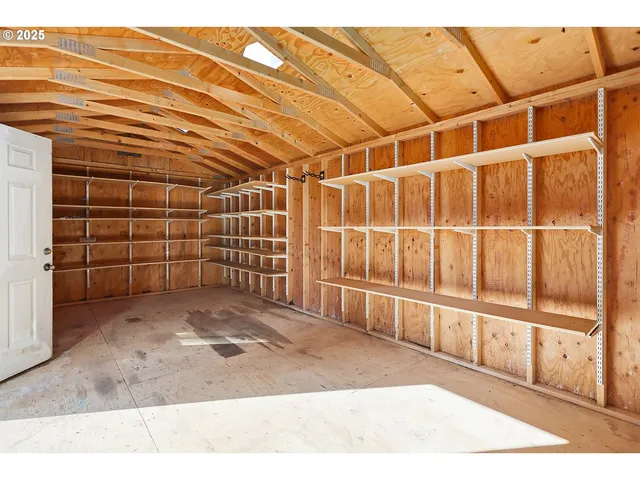 $525,000 | 4600 Summit Drive, Hood River, OR 97031