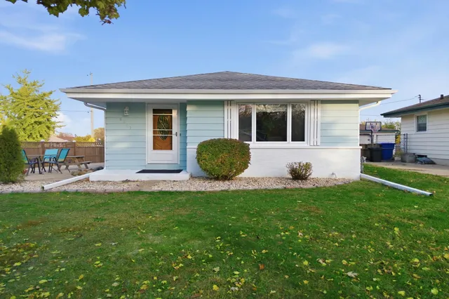 $369,900 | 6203 54th Avenue, Kenosha, WI 53142