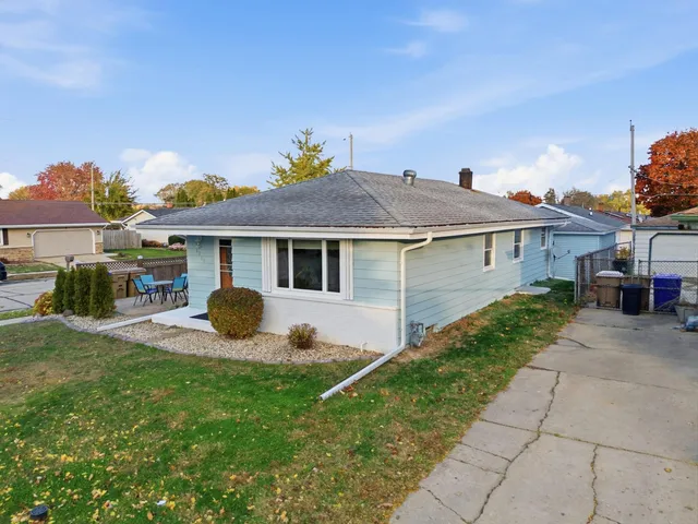 $369,900 | 6203 54th Avenue, Kenosha, WI 53142