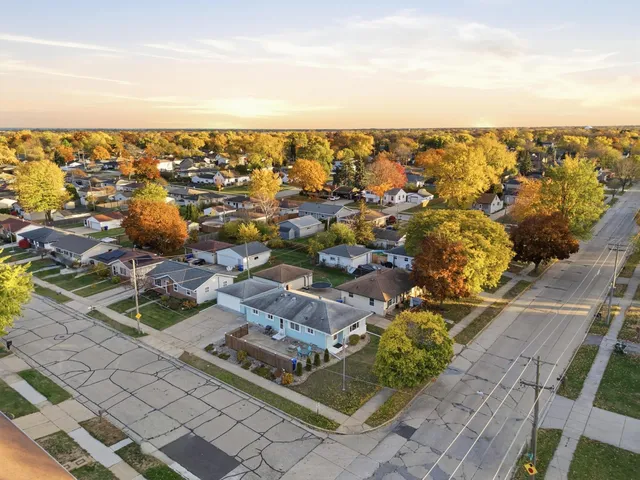 $369,900 | 6203 54th Avenue, Kenosha, WI 53142