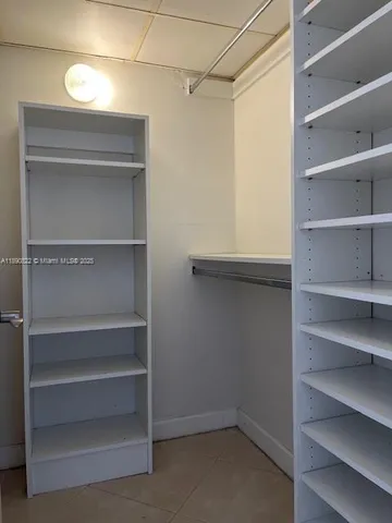 $2,300 | 5304 Northeast 6th Avenue, Unit H15, Oakland Park, FL 33334