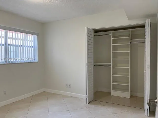 $2,300 | 5304 Northeast 6th Avenue, Unit H15, Oakland Park, FL 33334