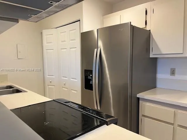 $2,300 | 5304 Northeast 6th Avenue, Unit H15, Oakland Park, FL 33334