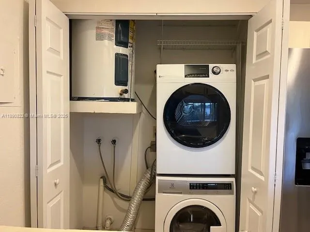 $2,300 | 5304 Northeast 6th Avenue, Unit H15, Oakland Park, FL 33334