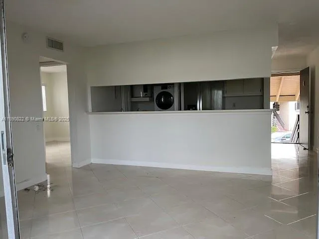 $2,300 | 5304 Northeast 6th Avenue, Unit H15, Oakland Park, FL 33334