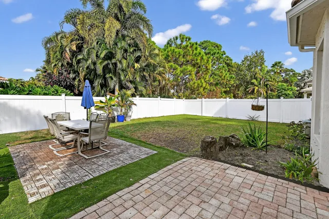 $385,900 | 5742 Sterling Lake Drive, Fort Pierce, FL 34951