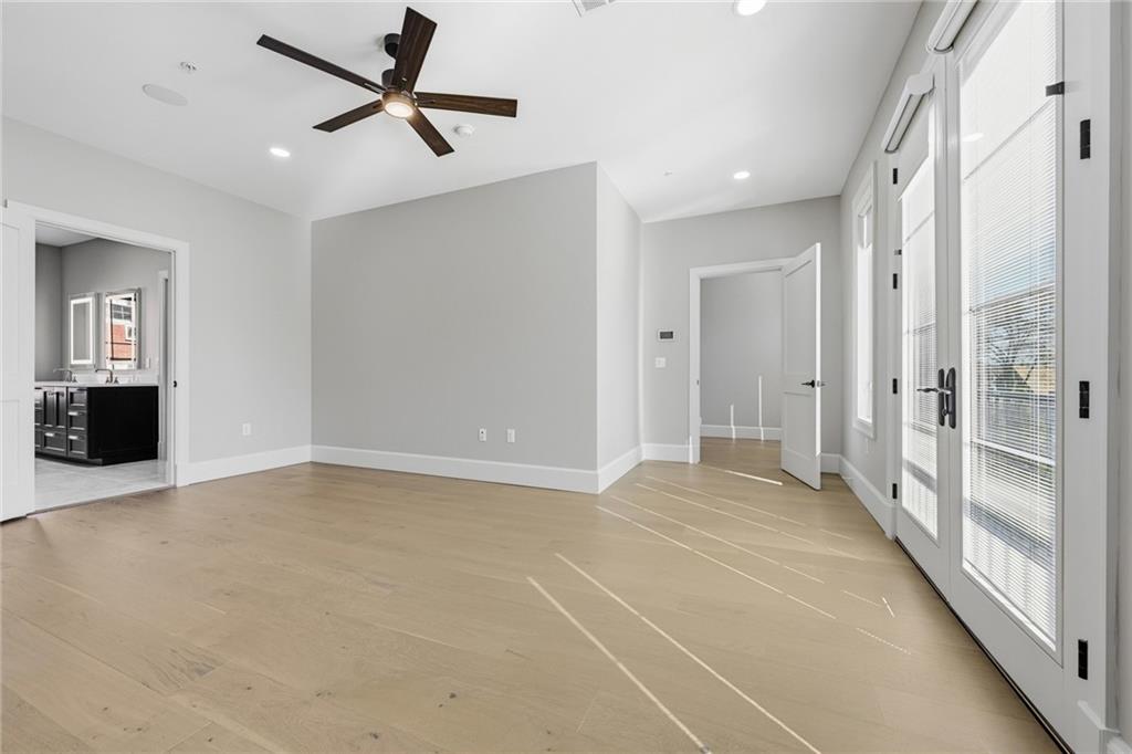 5133 Fifth Avenue Pittsburgh, PA 15232 - Photo 22 of 43 a view of a livingroom with a ceiling fan and window