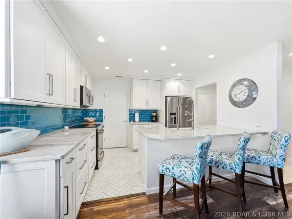 $245,000 | 210 Bluff Boulevard, Unit 2B, Camdenton, MO 65020