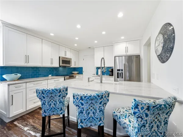 $245,000 | 210 Bluff Boulevard, Unit 2B, Camdenton, MO 65020