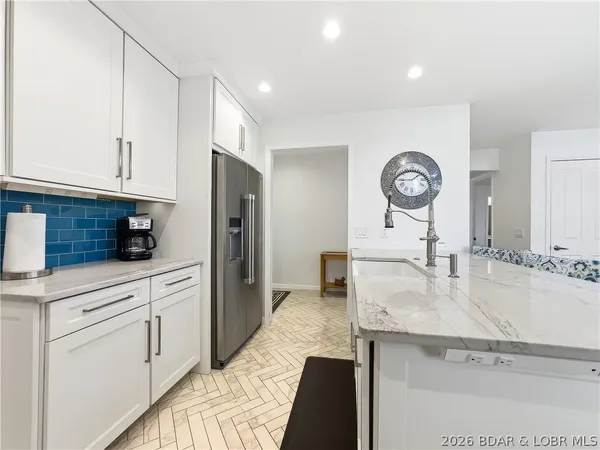 $245,000 | 210 Bluff Boulevard, Unit 2B, Camdenton, MO 65020