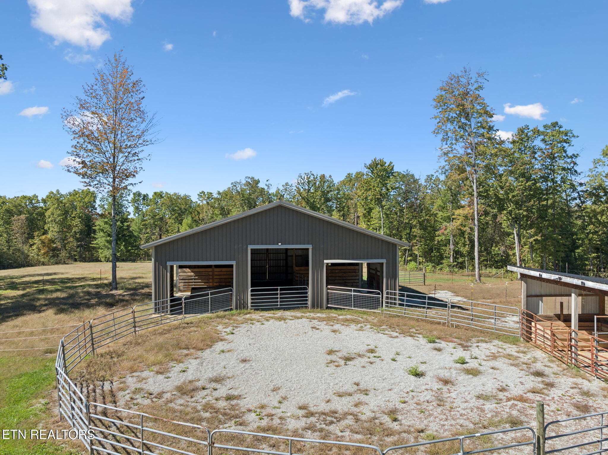 2025 Allardt-Tinch Road Jamestown, TN 38556 - Photo 34 of 59 Barn