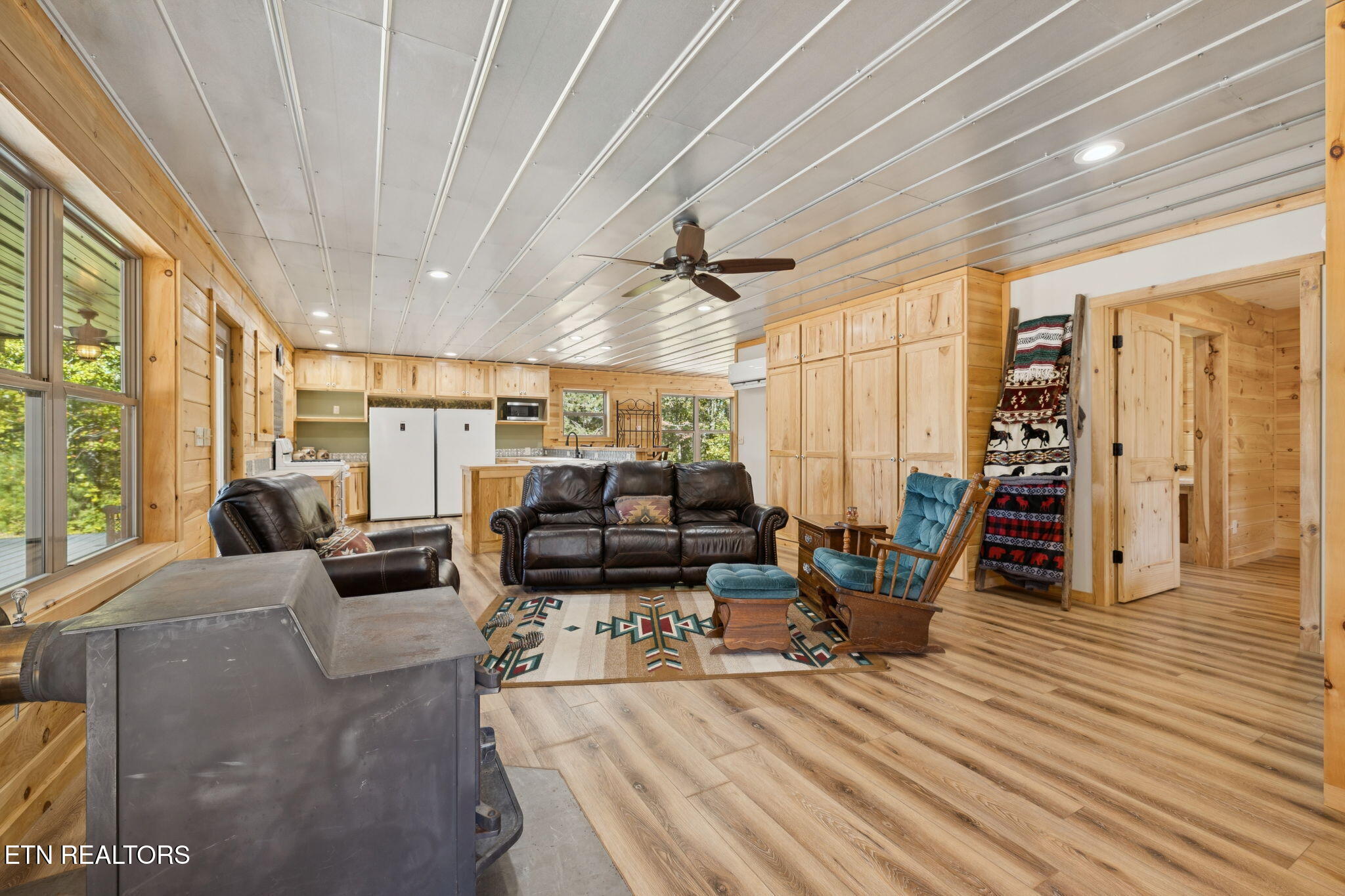 2025 Allardt-Tinch Road Jamestown, TN 38556 - Photo 10 of 59 Living Room