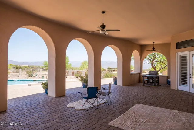 a view of a yard of the yard