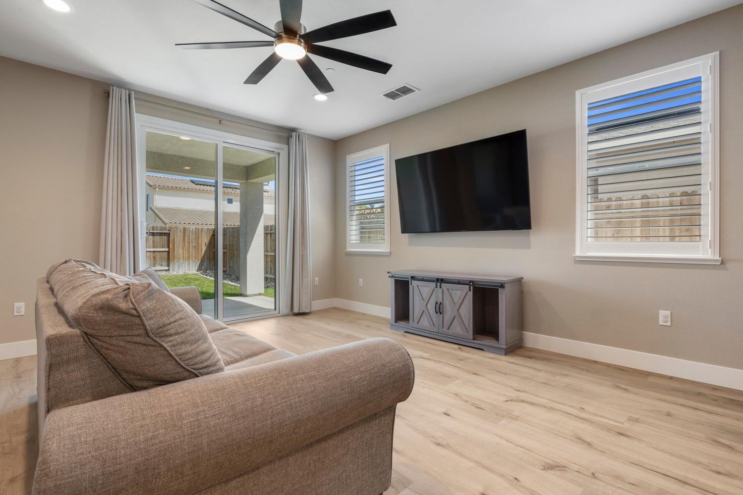 3359 Inca Street Manteca, CA 95337 - Photo 12 of 46