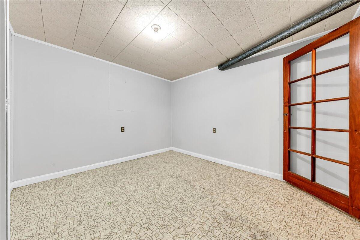 4938 Florist Road Roanoke, VA 24012 - Photo 32 of 45 32-MIB03025