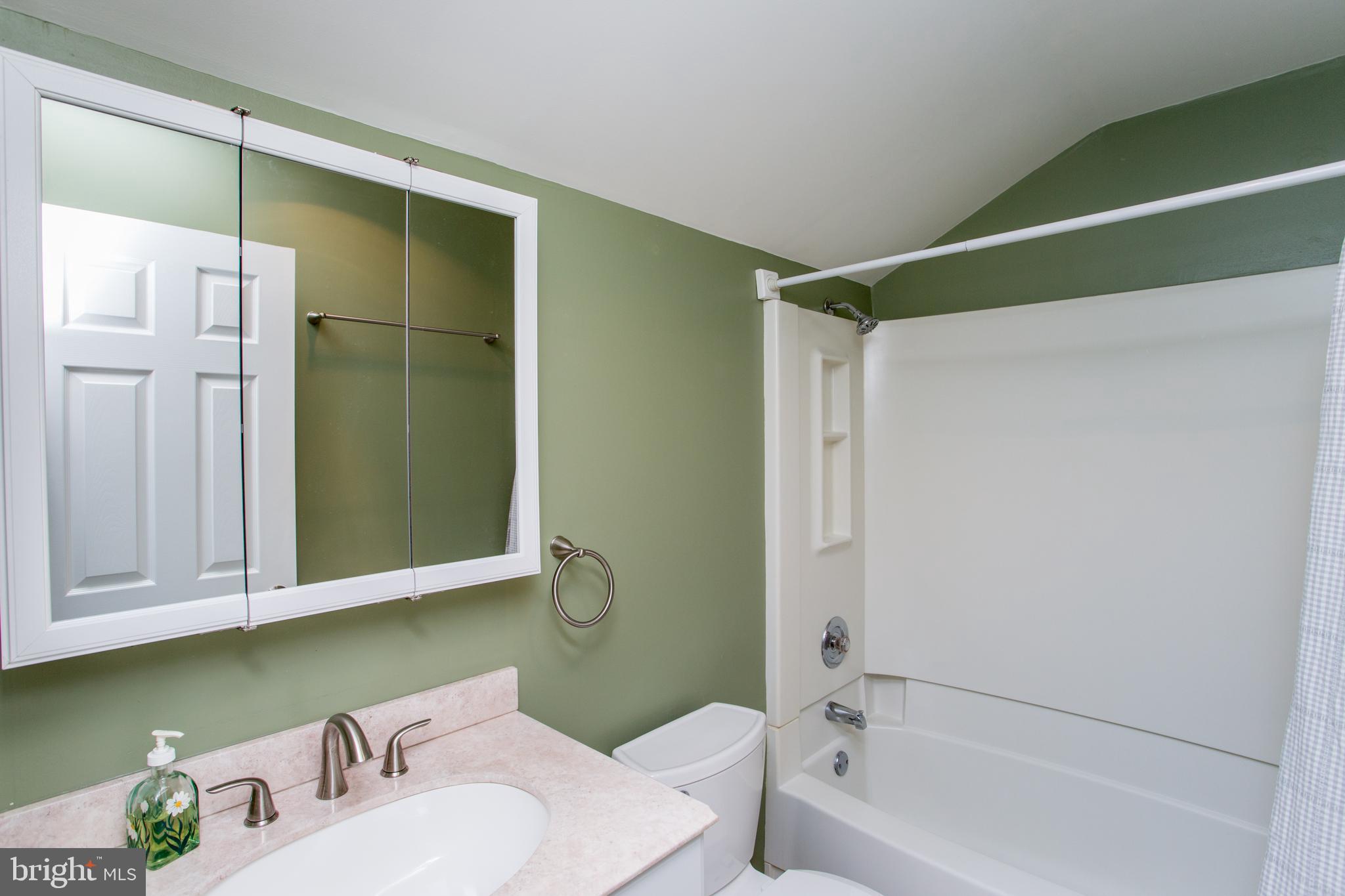 534 Patrick Place Chalfont, PA 18914 - Photo 28 of 36 Primary Bath