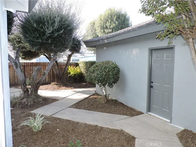 a house view with a outdoor space