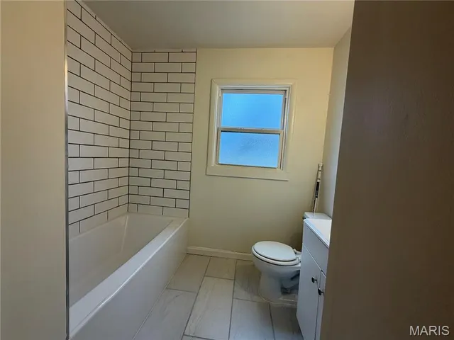 $1,200 | 1060 Loekes Drive, Florissant, MO 63031