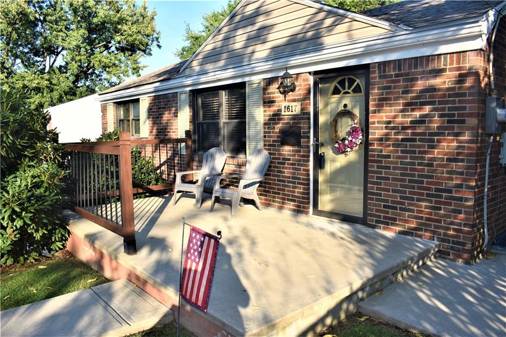 1617 McCully Road Pittsburgh, PA 15234 - Photo 2 of 20 Gallery Image 2