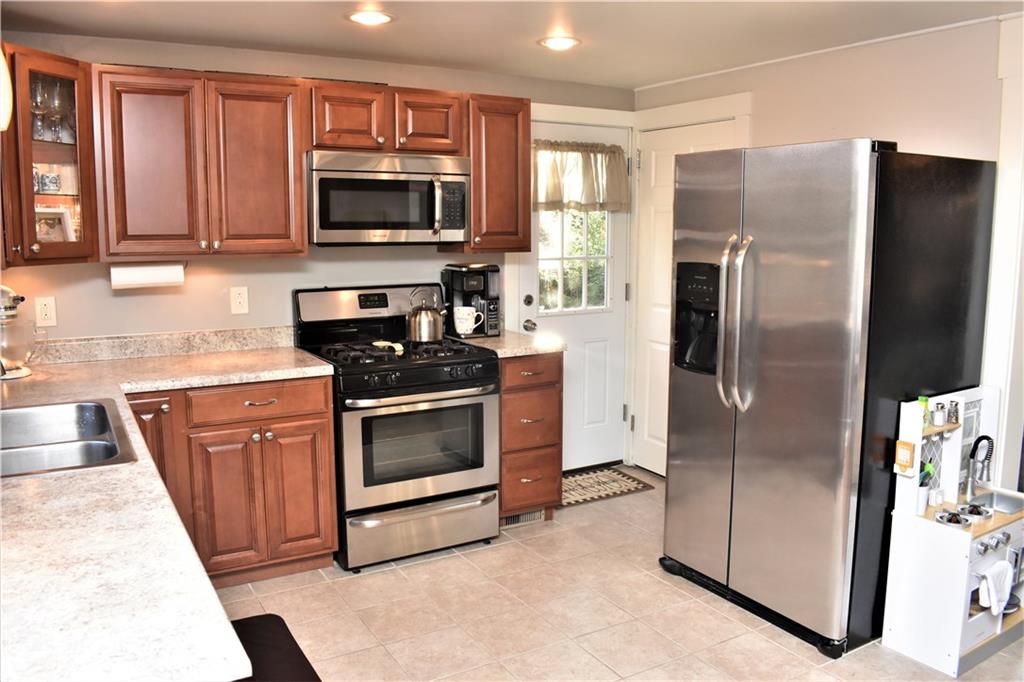 1617 McCully Road Pittsburgh, PA 15234 - Photo 11 of 20 Gallery Image 11