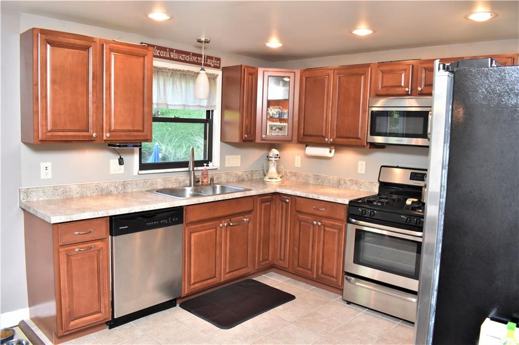 1617 McCully Road Pittsburgh, PA 15234 - Photo 12 of 20 Gallery Image 12