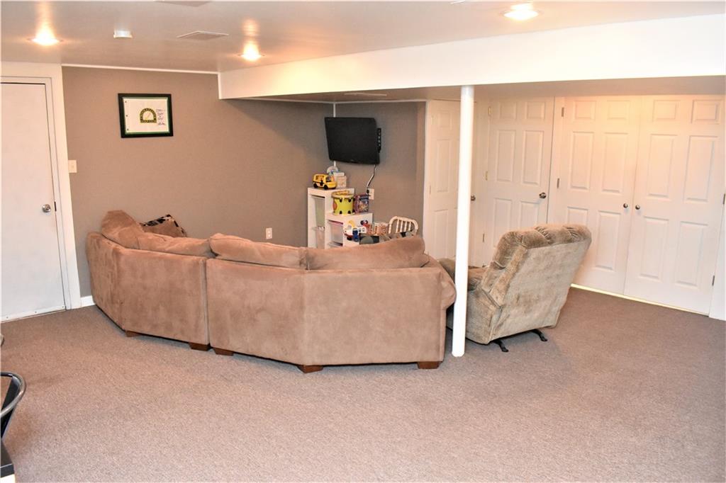 1617 McCully Road Pittsburgh, PA 15234 - Photo 17 of 20 Gallery Image 17