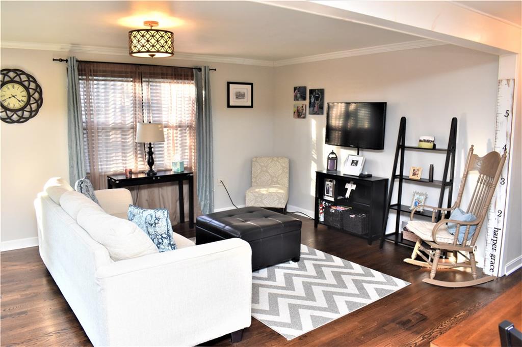 1617 McCully Road Pittsburgh, PA 15234 - Photo 5 of 20 Gallery Image 5