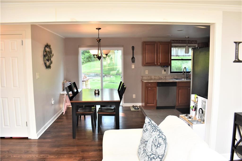 1617 McCully Road Pittsburgh, PA 15234 - Photo 6 of 20 Gallery Image 6