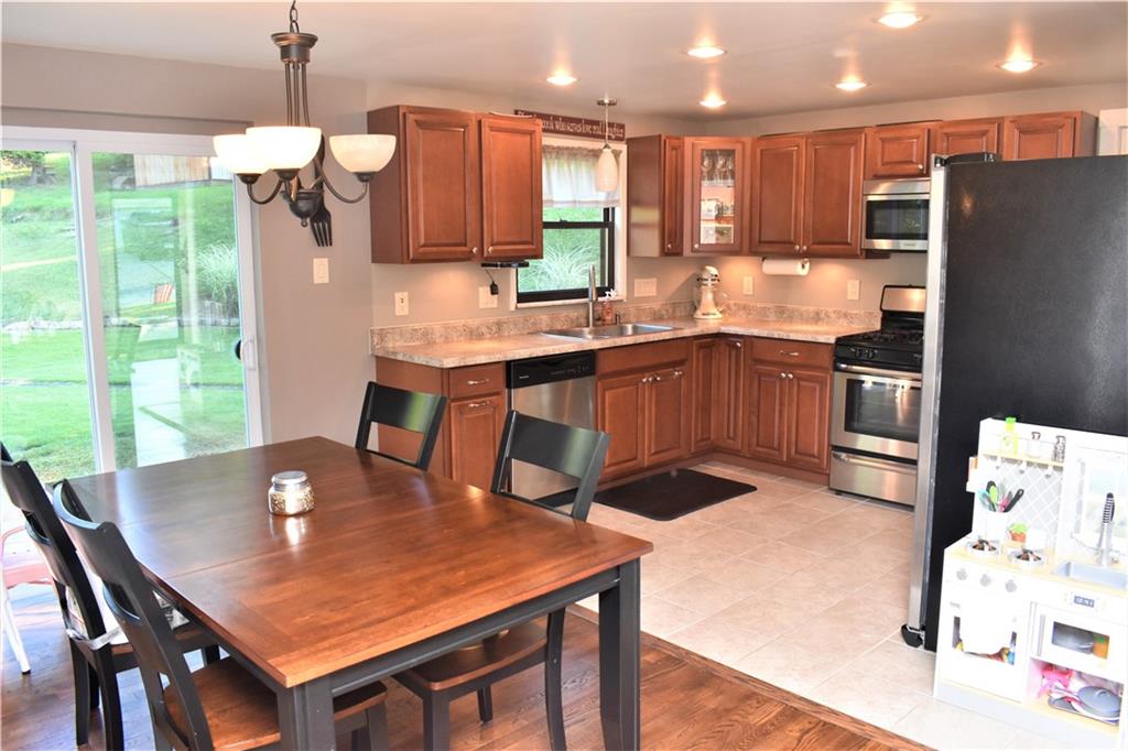 1617 McCully Road Pittsburgh, PA 15234 - Photo 9 of 20 Gallery Image 9