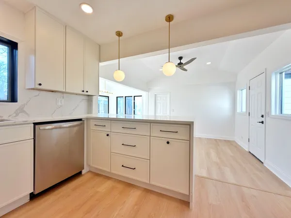 $525,000 | 219 East Berkshire Avenue, Lombard, IL 60148